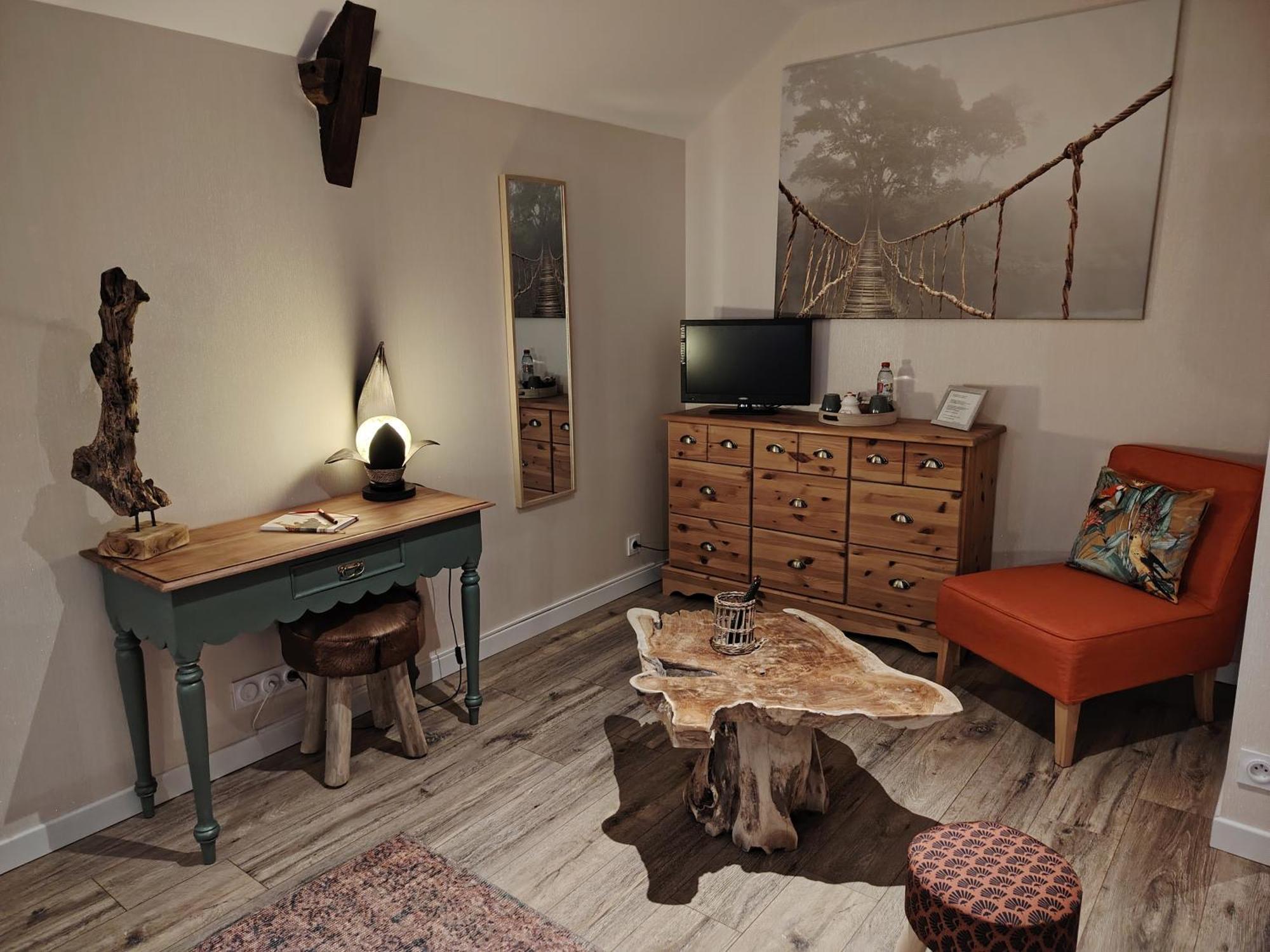Le Douetaux Chambres D'Hotes La Baussaine Bilik gambar